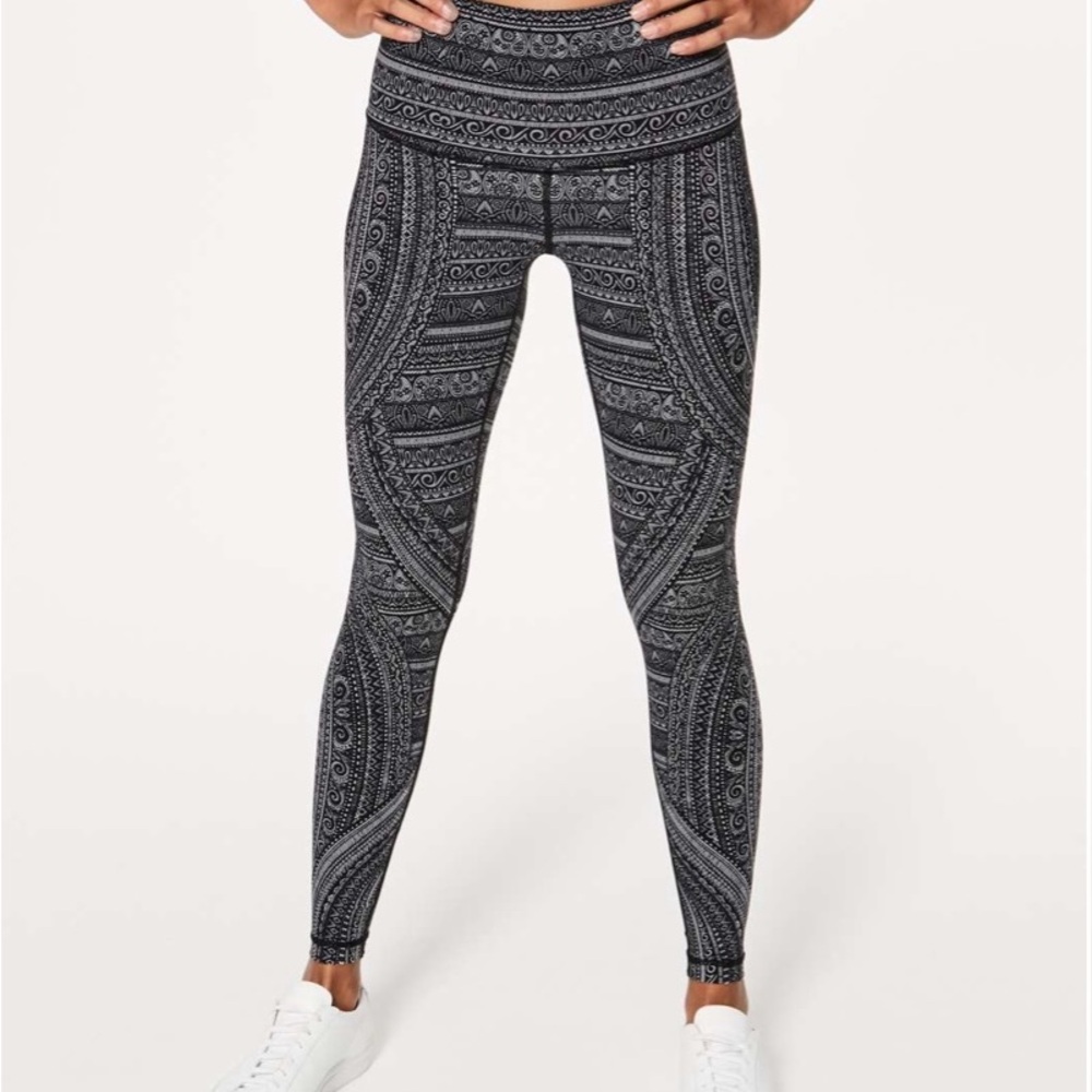 lululemon Wonder Under high rise black and white line pattern mandala leggings